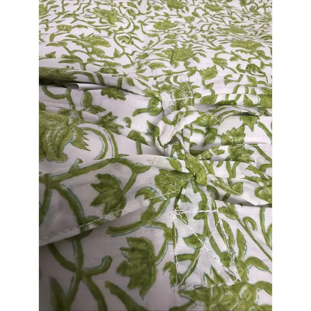 2 Vintage Pottery Barn Quilted Standard Shams Green White Floral Vine